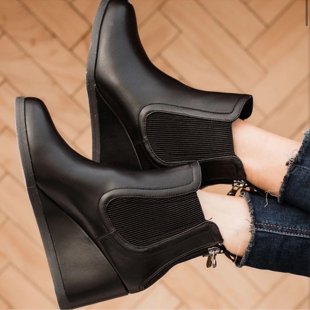 Blowfish Malibu Praline Wedge Vegan Booties Boots Black Size 9 NEW - Picture 1 of 16